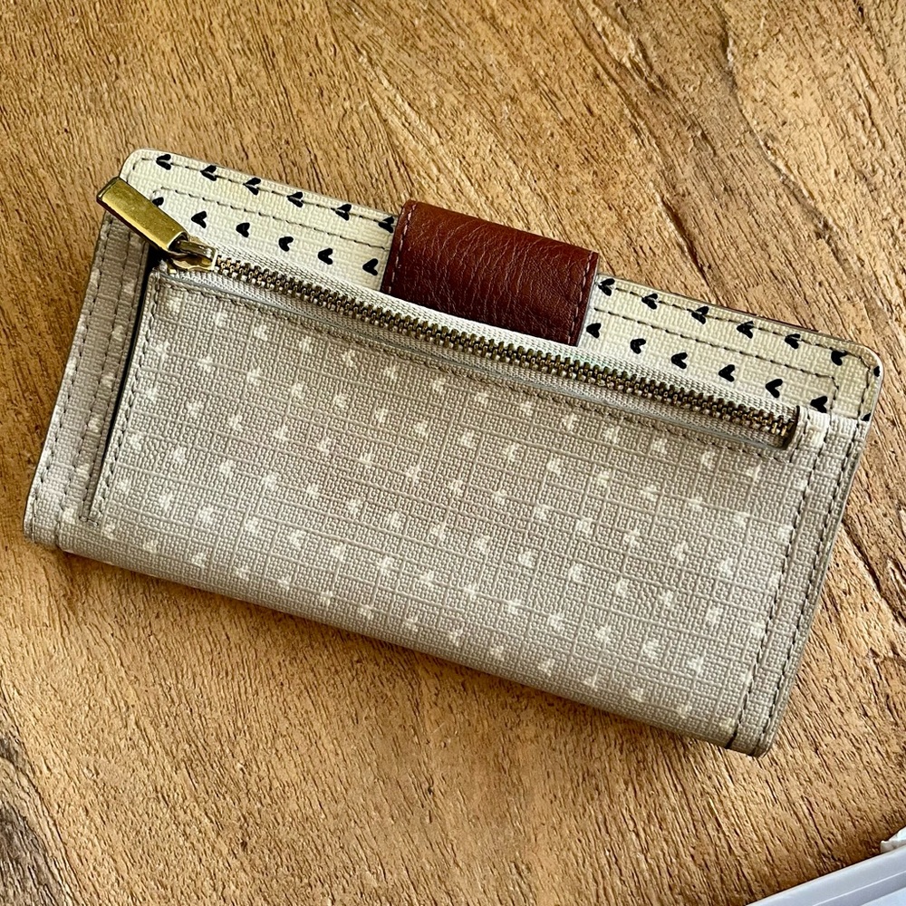 Neutral Fossil Wallet with Heart Pattern - Picture 3 of 6